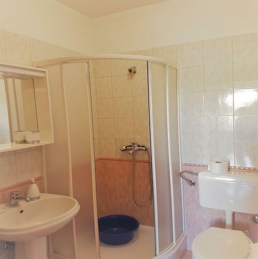 Apartments Vrtlici Stara Novalja Ngoại thất bức ảnh