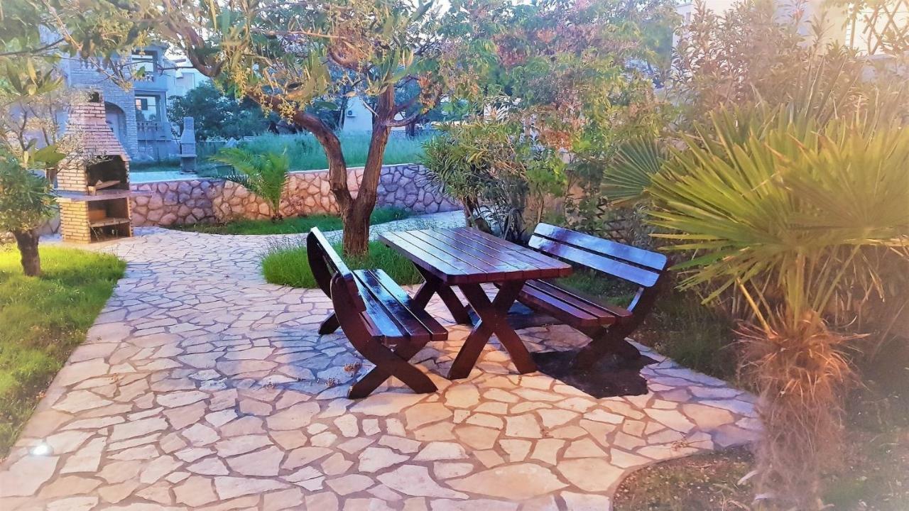 Apartments Vrtlici Stara Novalja Ngoại thất bức ảnh