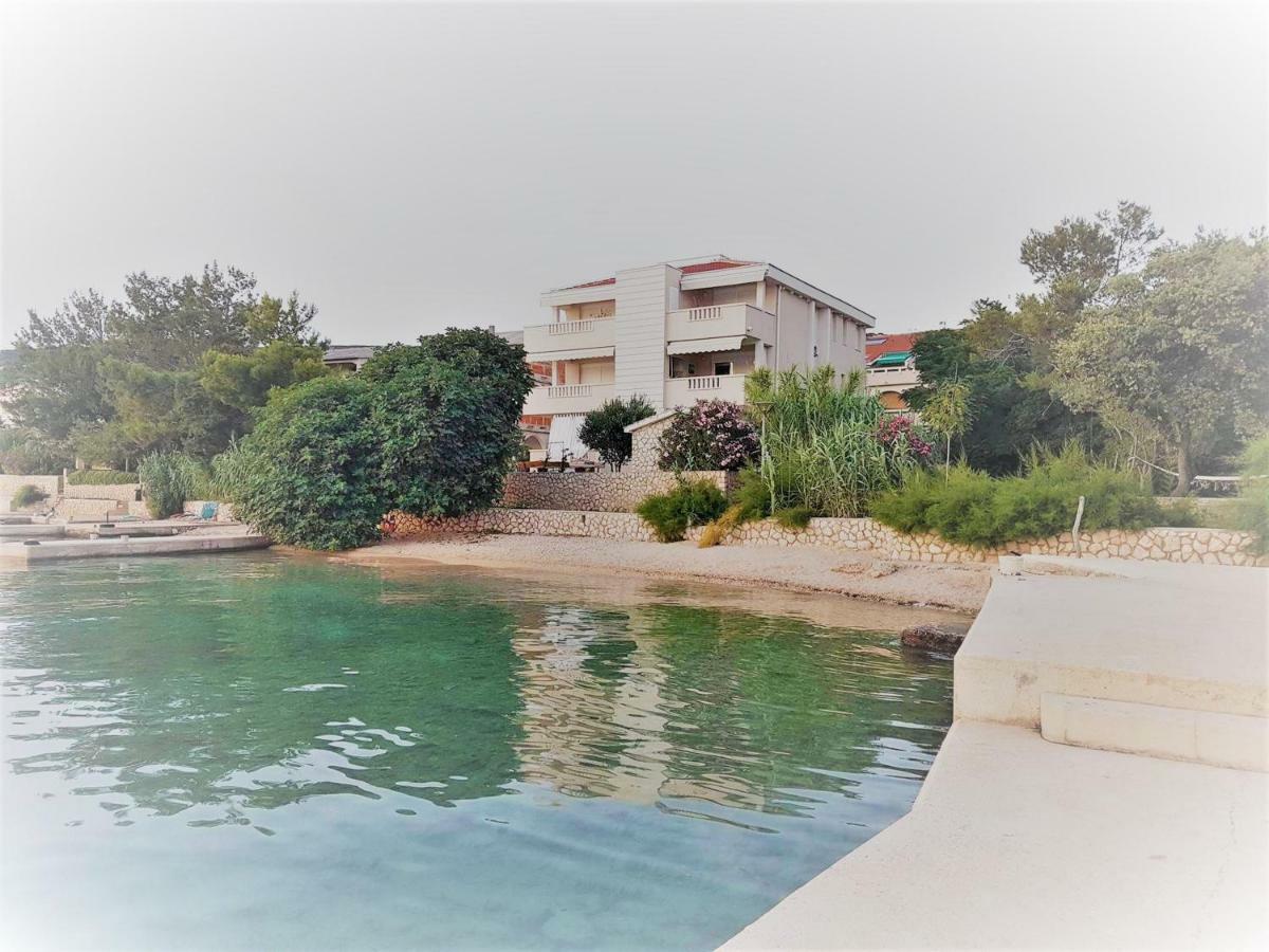 Apartments Vrtlici Stara Novalja Ngoại thất bức ảnh